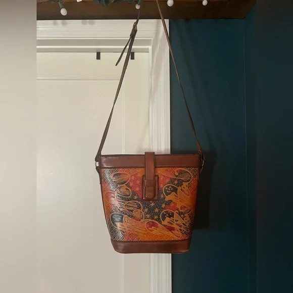 Vintage Artisan Leather Crossbody Bag - Picture 2 of 16